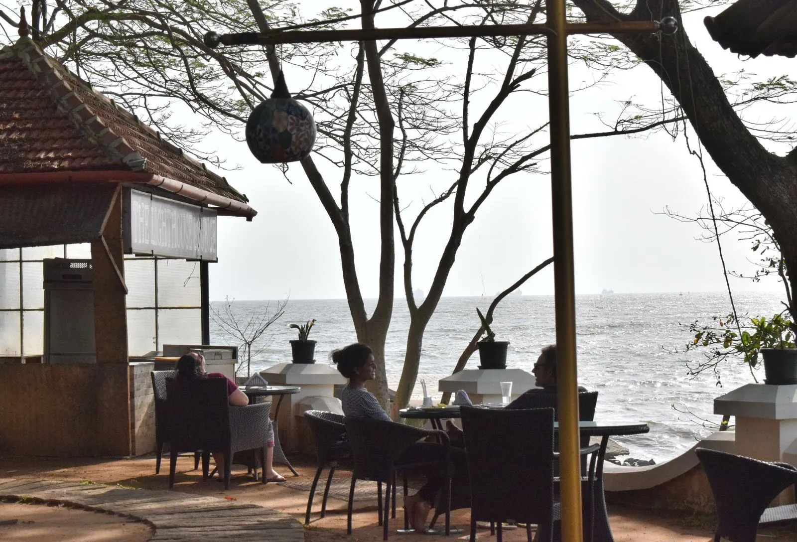 Old Lighthouse Bristow Hotel: An Exceptional Experience for Beer & Wine in Fort Kochi